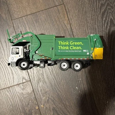 2013 First Gear Waste Management Front End Loader Diecast Truck 1/34 AS-IS - Image 1 of 4