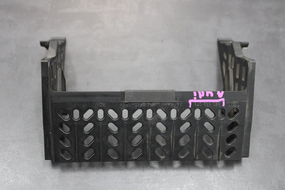 Cadre D'Installation Radio Audi A4 8E B6 Support 8E0858075 - Photo 1/4