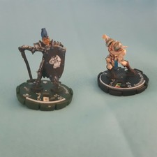 Mage Knight Heroclix Shieldwall Knight and (eremohn the strong ☆ is damaged)