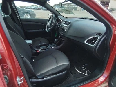 Подушка безопасности для переднего пассажира на приборную панель Dodge Avenger 2010-2014 годов выпуска без усовершенствованной многоступенчатой подушки безопасности - Изображение 1 из 4