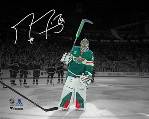 Marc-Andre Fleury Wild Signed 8x10 Final NHL Regular Season Game Spotlight Photo - Picture 1 of 1