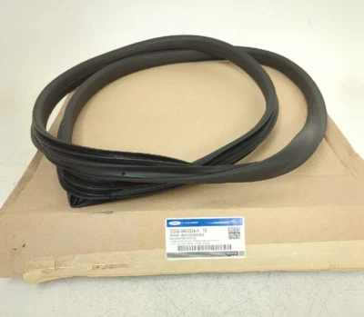 Nuevo sello de apertura de puerta Ford original original 2011-2019 Fiesta Hatchback CE8Z-5825324-A Foto 1 de 4