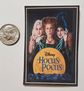 1 Miniatur Puppenhaus Maßstab 1/12 Poster alter Horrorfilm Halloween Hokuspokus - Bild 1 von 11