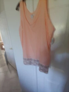 Women's New Tank Top In A Gorgeous Print XL NWT - Picture 1 of 4
