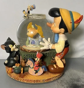 Walt Disney - Pinocchio- Schneekugel Spieluhr - Bild 1 von 5