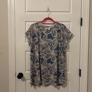 Lularoe Leah Drop Shoulder Cuff Tunic Retail $34 - Medium - Item#493 - Picture 1 of 9