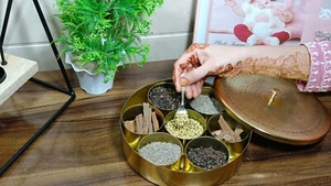 7 Gewürzhalter | Handgefertigte Küchendose | Dekorative Masala Box - Bild 1 von 15