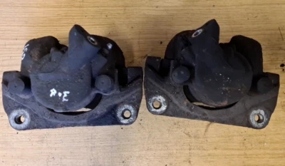 2016 PEUGEOT 308 Mk2 2.0 HDI AHR LEFT AND RIGHT FRONT CALIPER PAIR - Image 1 of 4