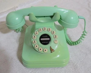 Vintage 60S 70S Retro Mint Green Grand Telephone Push Button Corded Phone - Zdjęcie 1 z 11