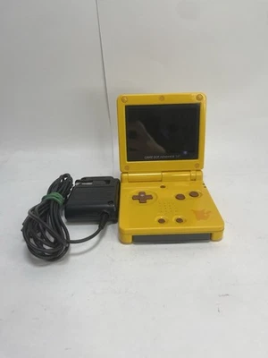 Sistema portátil Nintendo Game Boy Advance SP edición Pikachu - amarillo Foto 1 de 4