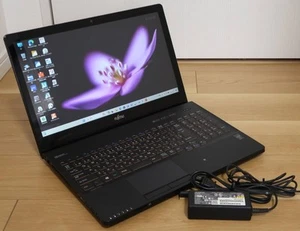 Fujitsu LIFEBOOK AH77/U 15.6 Core i7 2.4GHz RAM 16GB SSD 512GB Japanese Keyboard - Picture 1 of 10