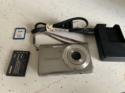 Casio Digital Camera Exilim EX-Z75 7.2MP Silver Tested w/ Charger & Battery - Image 1 of 4