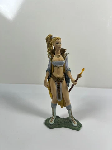 Ever Quest Planes of Power Elf Firiona Vie 2002 SCEA 6.25” Action Figure READ Cover