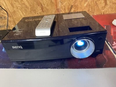 BenQ SP831 DLP Projector HDMI 4,000 Lumens + Remote Free Ship - Image 1 of 4