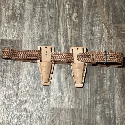 CINTURÓN DE HERRAMIENTAS DE TRABAJO DE CUERO GRANDE AWP SE ADAPTA HASTA 50" PULGADAS con 2 fundas. Usado Foto 1 de 4