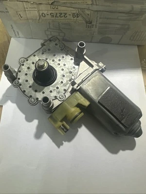 Brand New Genuine Mercedes Electric Window Motor. A0048201742 - Image 1 of 3