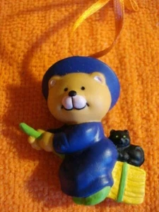 Adorno de Halloween vintage Avon "Oso disfrazado de bruja" nuevo y en caja - Imagen 1 de 4