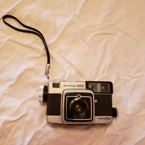 Fotocamera vintage Minolta AutoPak 800 rilevatore di gamma pellicola Rokkor obiettivo 1:2,8 38 mm - Foto 1 di 14