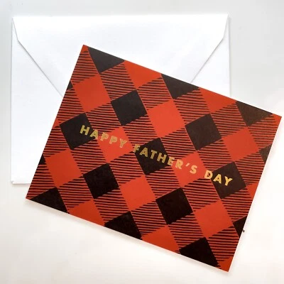 Tarjeta de felicitación y sobre RIFLE PAPER CO. - "FELIZ DÍA DEL PADRE A CUADROS" con dorado A2 Foto 1 de 3