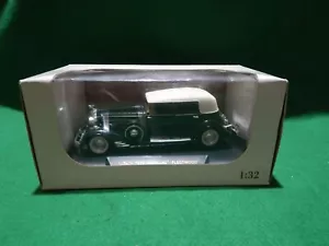 CADILLAC FLEETWOOD - DEL 1933 - SCALA 1:32 - SIGNATURE MODELS - CON PIEDISTALLO - Foto 1 di 5