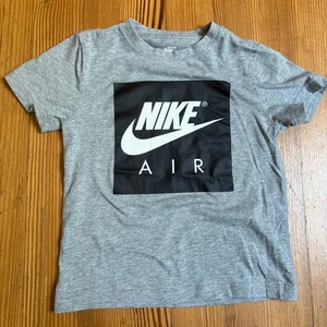 Nike Air light gray black graphic cotton short sleeve shirt SIZE 6 - Picture 1 of 4