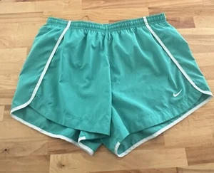 Nike Green Athletic Shorts Dri-Fit Girl’s Size Large Plus - Picture 1 of 2