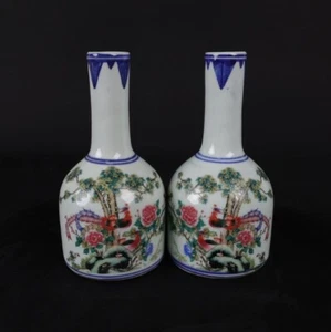 1 Pair of Blue and White Vases with Auspicious Phoenix Design and Pattern - Picture 1 of 7