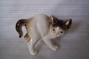 VINTAGE - JAPAN - GEWÖLBTE RÜCKENKATZE / KÄTZCHEN - PORZELLANFIGUR - Bild 1 von 2