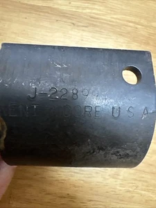 Herramienta espaciadora de buje de brazo de control Kent Moore J-22899 - Imagen 1 de 5