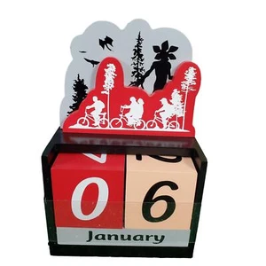Stranger Things Block Calendar Perpetual Wood Dice Calendar Desk Display Scene - Picture 1 of 5