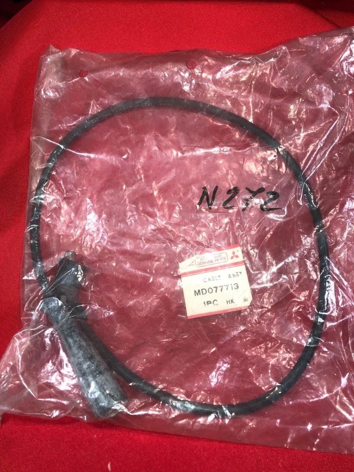 Cable de bujía nuevo OEM Mopar Mitsubishi MD077713  Foto 1 de 1