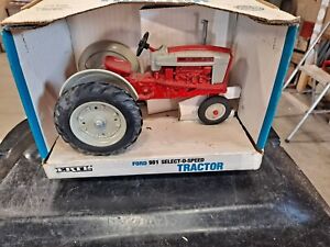 1/16 Ford 981 Select O Speed Tractor Ertl 868