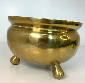 Maceta con patas de latón macizo color dorado pesado 6,5" de ancho x 4,5" pátina en T estantería - Imagen 1 de 6