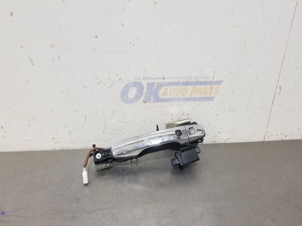 08 2008 LEXUS LX570 EXTERIOR FRONT DOOR HANDLE CHROME LEFT DRIVER - Image 1 of 4