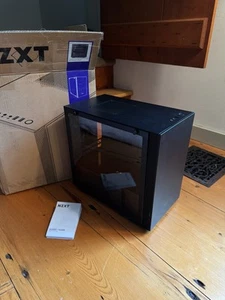 NZXT H200 Mini ITX PC Case Black w/ Box Glass Panel SFF Gaming Computer Tower - Afbeelding 1 van 11