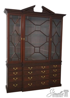 70376: BAKER Colonial Williamsburg Mahogany Chippendale Breakfront - Image 1 of 4