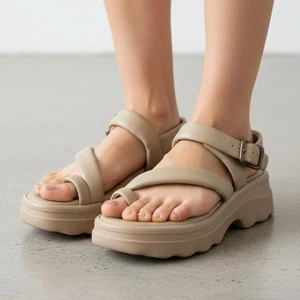 Vince Santa Cruz Leder-Slingback-Sandalen beige gesteppt Riemen Dünenspitze Größe 8 - Bild 1 von 12