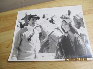 RYAN O'NEAL/OTHER ORIGINAL 8X10 PHOTO NICKELODEON MOVIE-R10-9381 - Picture 1 of 2