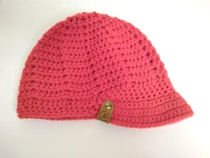 Gorro rojo de invierno tejido hecho a mano para ti con amor *Se vende como está" 7"-7,5" aprox. - Imagen 1 de 12