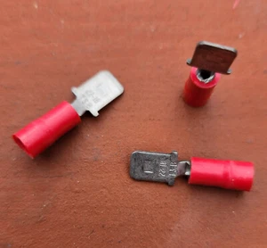 Pkg/100 Thomas & Betts Sta-Kon 18RA-250T Male Tab Vinyl Insulated 22-18 AWG - Picture 1 of 3