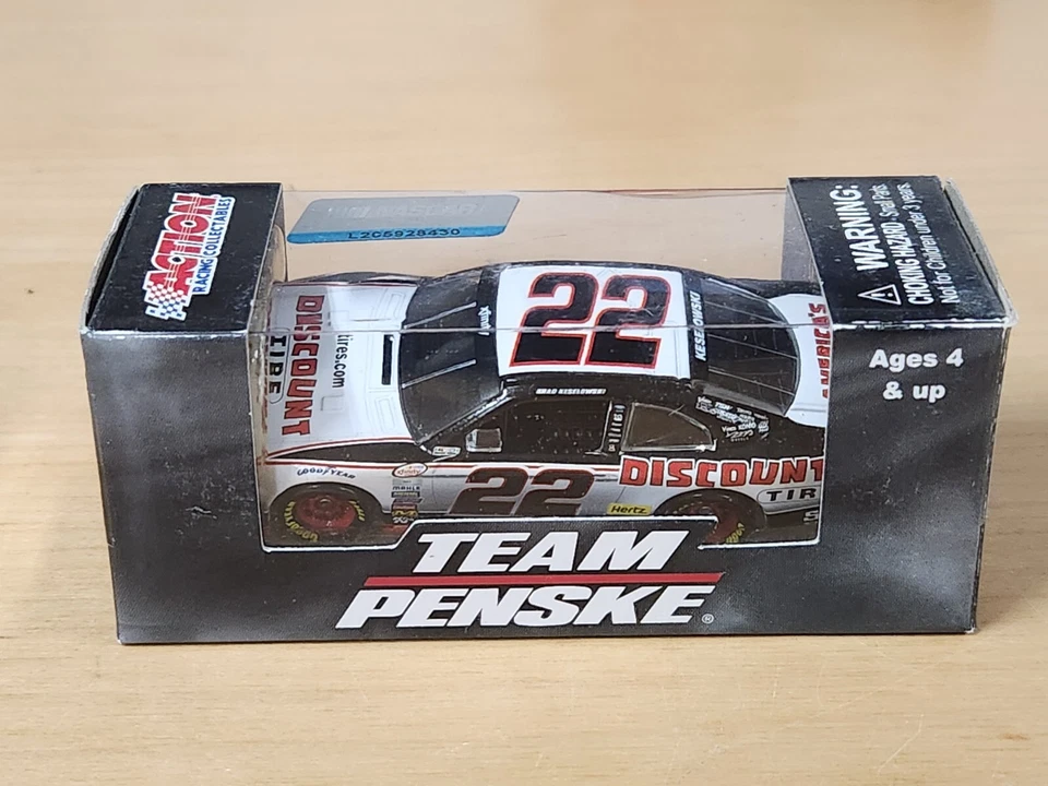 2015 No22 Brad Keselowski Discount Tire 1:64 Action NASCAR литая - Изображение 1 из 1