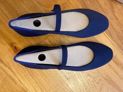 rothys 9.5 navy blue mary jane flats  - worn once - Image 1 of 4