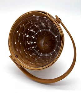 Cesta de frutas Longaberger firmada vintage 2004 con forro de plástico - Imagen 1 de 16