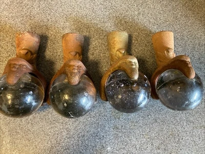 Antiguo juego de 4 patas de mesa grandes de hierro fundido/vidrio con garra de bola de 6” de 3” Foto 1 de 4