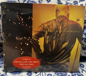 The Tragically Hip Live Between Us 1997 Sealed Recorded Live @COBO Detroit 1996 - Foto 1 di 3