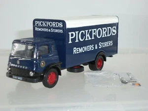 CORGI 22701 BEDFORD TK PICKFORDS REMOVAL VAN DIECAST MODEL CLASSIC LORRY TRUCK - Picture 1 of 3