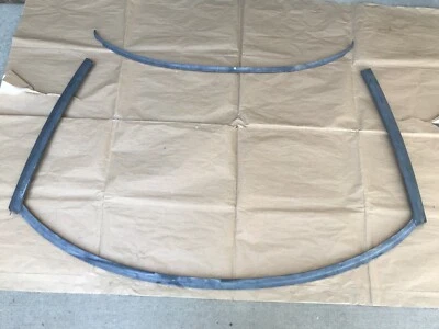 Mazda RX7 1982 juego de molduras de parabrisas Foto 1 de 4