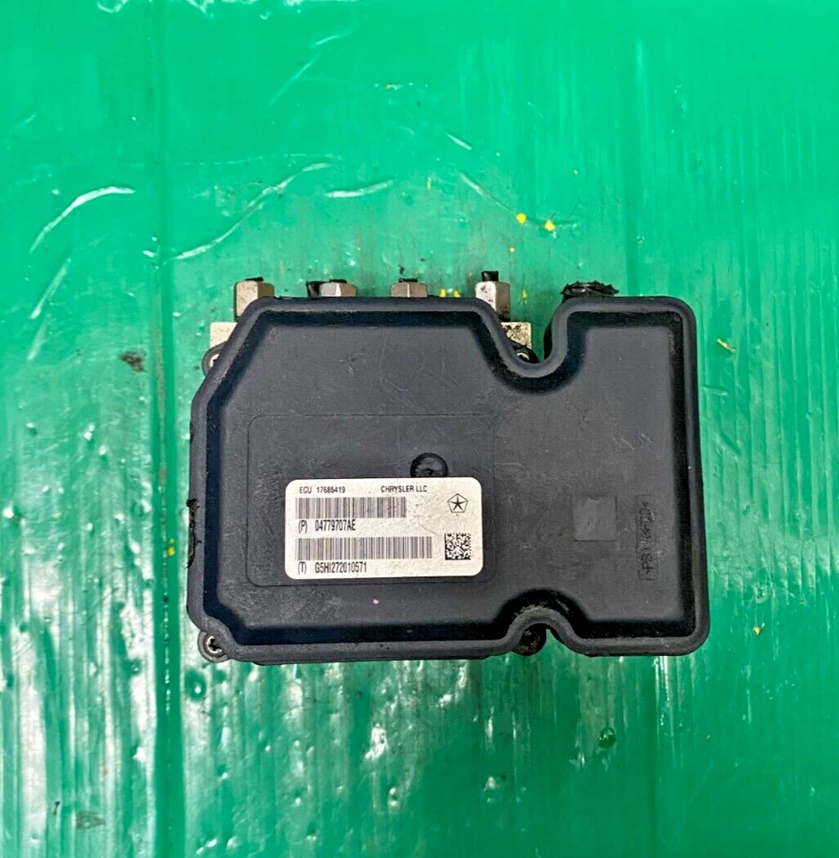 Jeep Grand Cherokee 2011 y Dodge Durango 2011 módulo ABS y bomba 04779707AE Foto 1 de 4