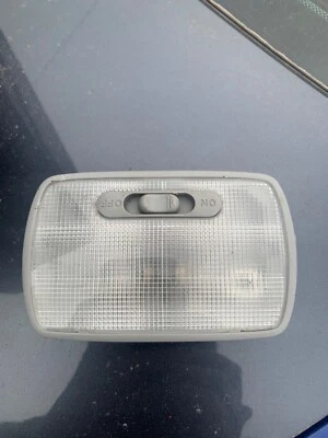 Honda Civic 2006-2008 sedán 4 puertas techo trasero cúpula superior mapa luz de lectura lámpara Foto 1 de 2