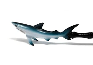 Hand Painted 18" Backscratcher Back Scratcher Blue Shark Fish 422B - Picture 1 of 3